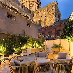bastio-private-suites.taorminaitalyhotels.com/