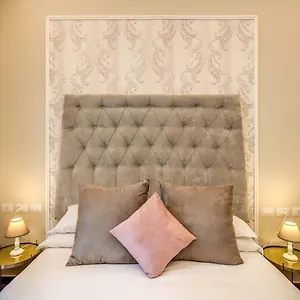 suites-del-moro.it-romehotels.com/