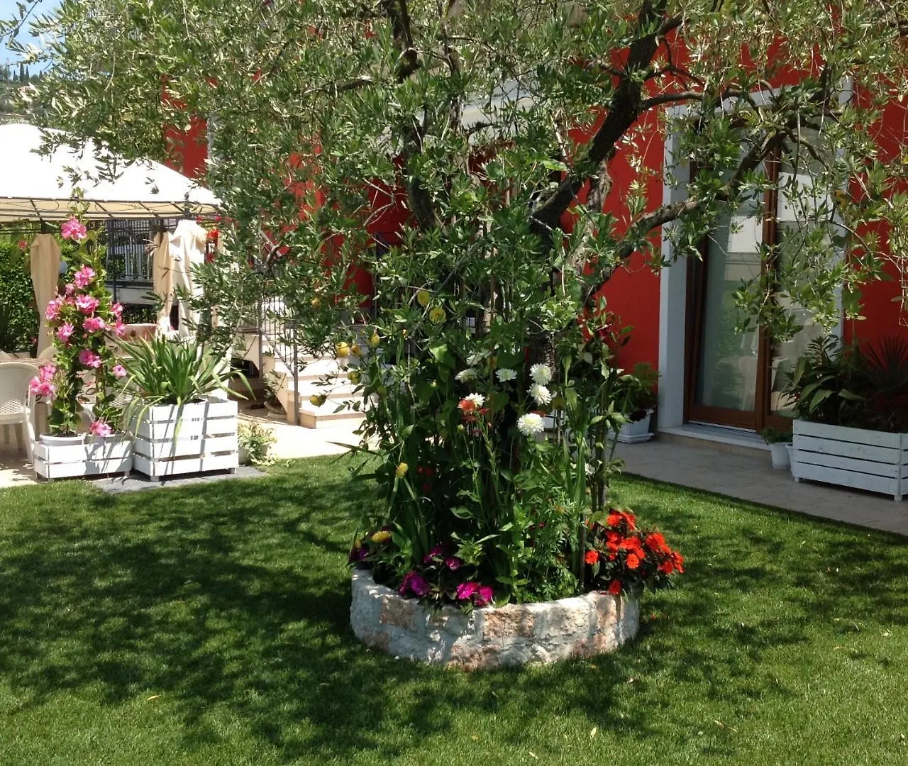 G&G Bed&Breakfast And Apartments Garda  Bed & Breakfast
